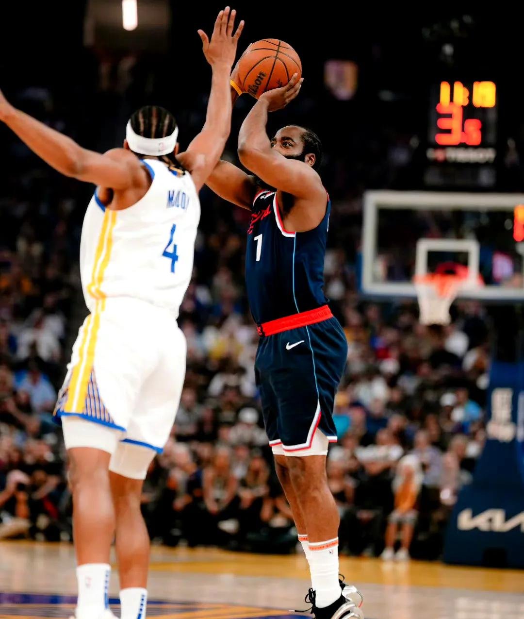 NBA常规赛收官之战火箭一路领先