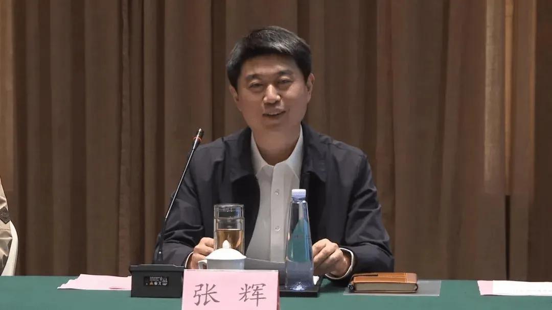 包含山东男篮首轮告捷，晋级望尘莫及的词条