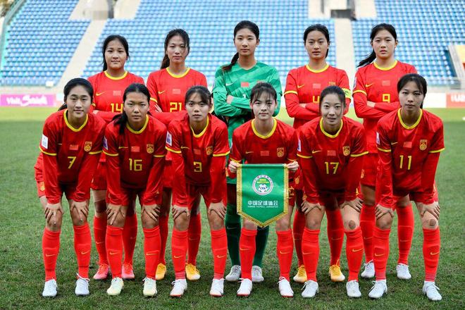 关于中国女足球员表现出色，展现出团队凝聚力的信息