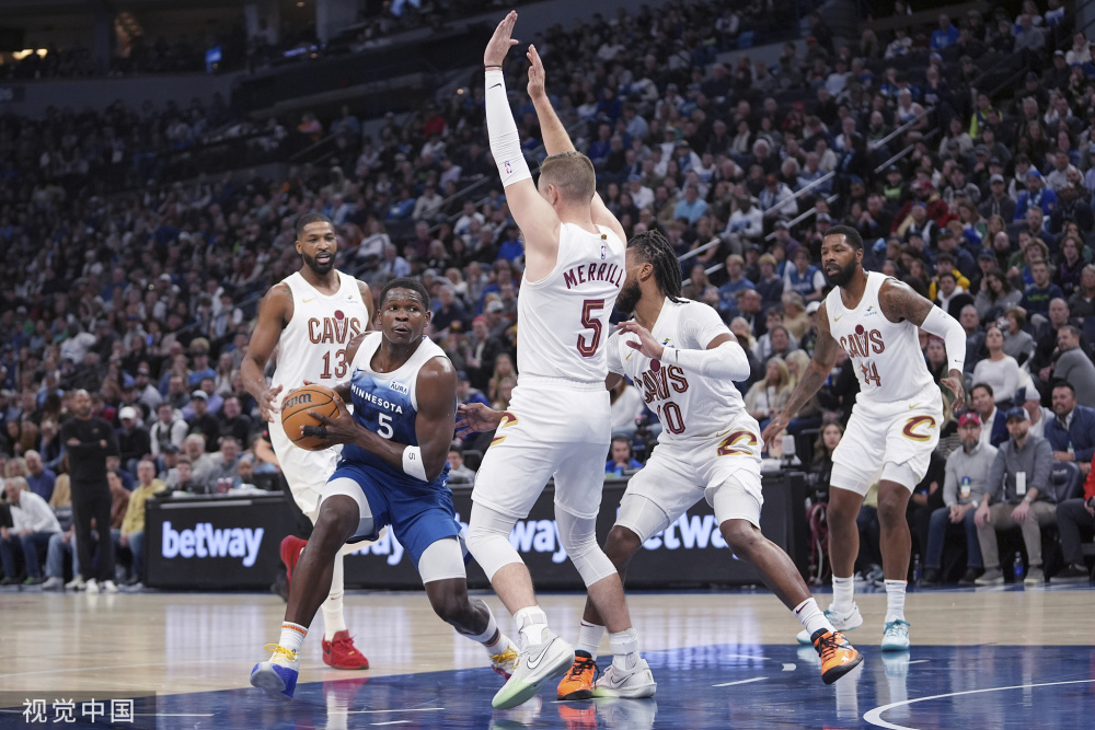 骑士主场力克对手，进入连胜状态