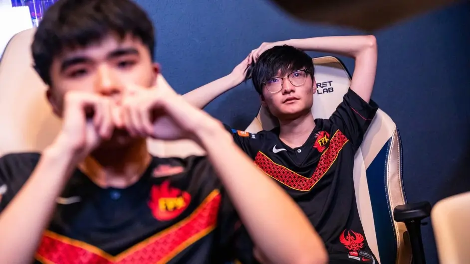 FNC险胜C9，Doinb打出惊人五杀全球总决赛3:0（成都）