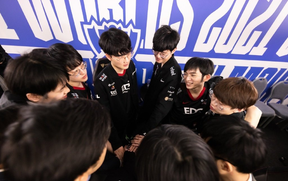 包含冷静与激情交织!LPL完美收官的词条 包含冷静与激情交织!LPL完美收官的词条