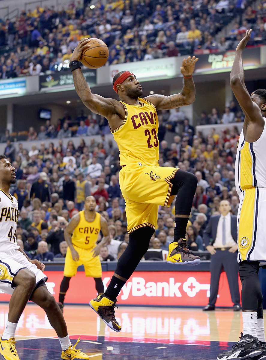 湖人横扫广东队，詹姆斯刷新纪录的简单介绍